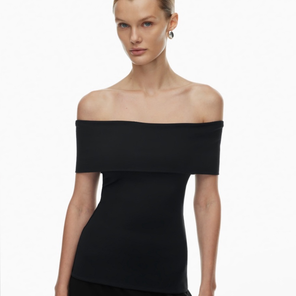 Aritzia contour off shoulder black size M